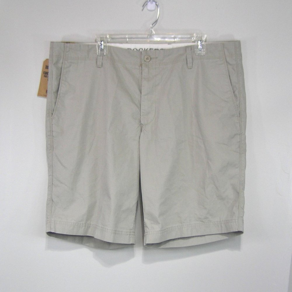 DOCKERS KHAKI SHORTS SIZE 40 FLAT FRONT